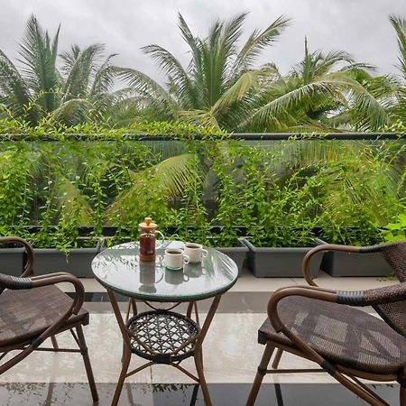 Villa Sereno By Stayvista - An Elegant And Entertaining Retreat Featuring A Swimming Pool, Outdoor Jacuzzi, Modern Interiors, And A Snooker Table Алібаґ Екстер'єр фото