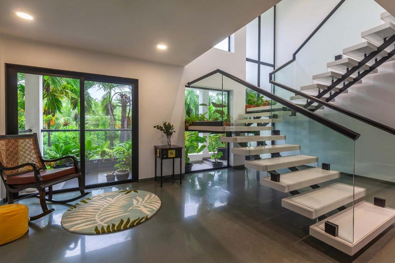 Villa Sereno By Stayvista - An Elegant And Entertaining Retreat Featuring A Swimming Pool, Outdoor Jacuzzi, Modern Interiors, And A Snooker Table Алібаґ Екстер'єр фото