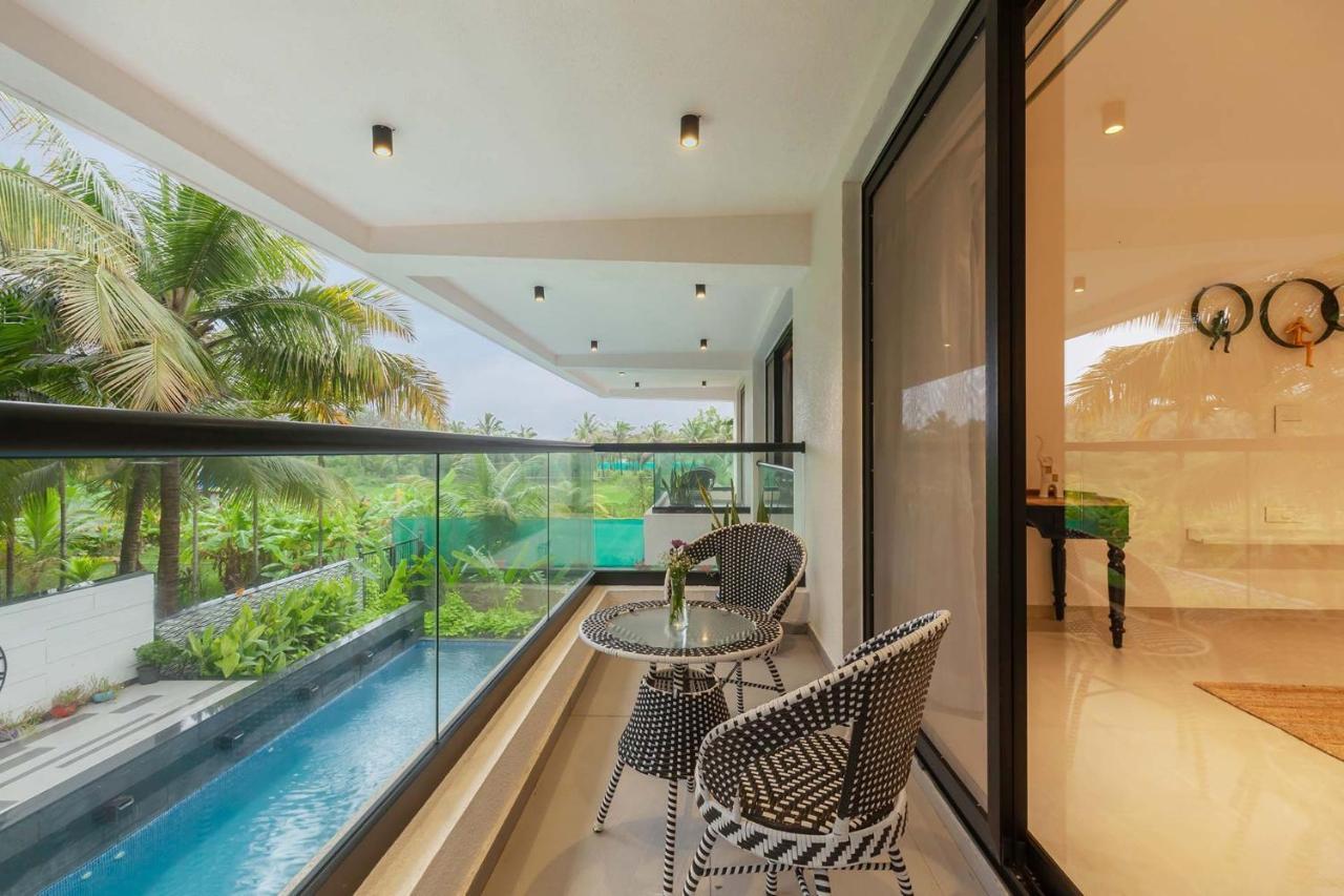 Villa Sereno By Stayvista - An Elegant And Entertaining Retreat Featuring A Swimming Pool, Outdoor Jacuzzi, Modern Interiors, And A Snooker Table Алібаґ Екстер'єр фото