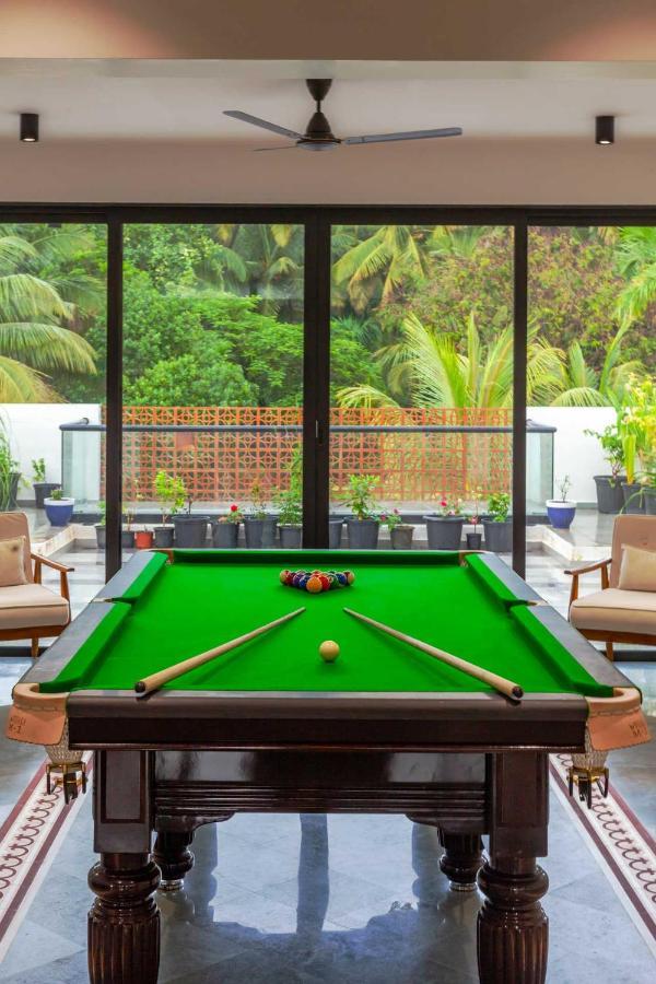Villa Sereno By Stayvista - An Elegant And Entertaining Retreat Featuring A Swimming Pool, Outdoor Jacuzzi, Modern Interiors, And A Snooker Table Алібаґ Екстер'єр фото